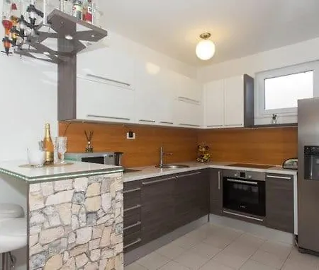 Apartment Yin&yang Split